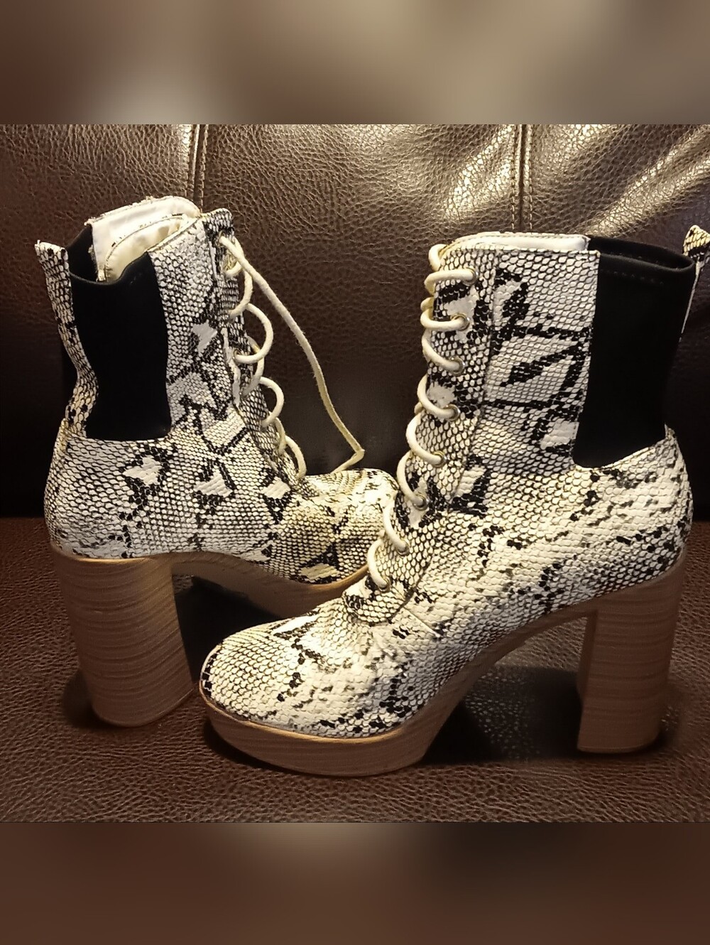 So Me White Snakeskin Lace Up Boots Size 10 - Picture 4 of 9